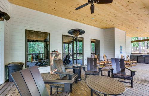 Playground and Pool Table Fun! Broken Bow Retreat - Foto 26