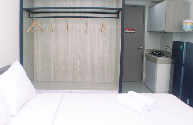 Homey And Minimalist Studio At Vasanta Innopark Apartment - Photo 10