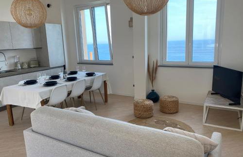 Incanto sul mare con enorme terrazza e piscina - Foto 10