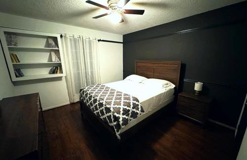 Super Cozy 4 Bedroom - Sleeps 10 Great for families and professionals - Foto 16