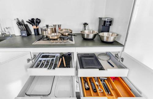 Elegant Midtown Retreat, City Views, Steps to Times Square - Foto 18