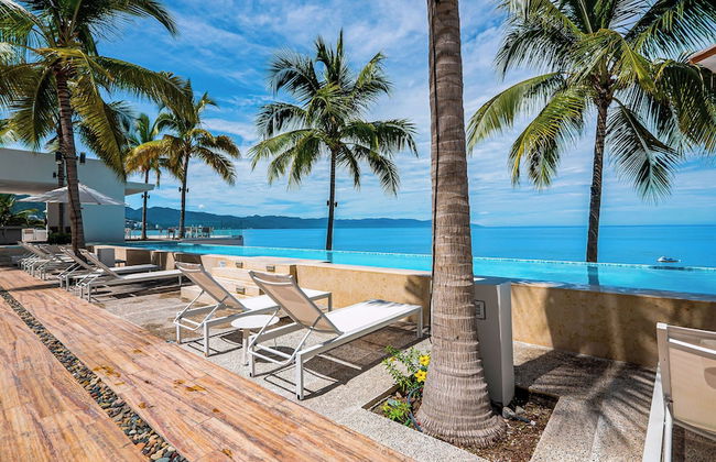 Stunning Beachfront Condo - Sea Views - Foto 47