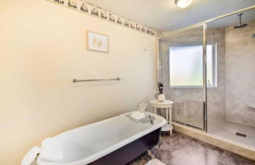 Stunning Sequim Hideaway with Hot Tub and Views - Foto 19