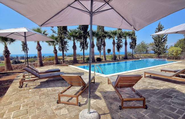 Incredible Large Villa In Paphos Sleeps 14 Children Pool, Jacuzzi, Huge Garden - Foto 39