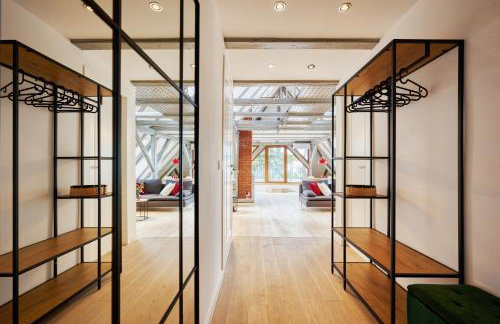 Uptown Palace Penthouse 2BR with Terrace by Irundo - Foto 9