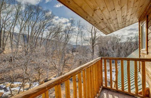 Deck and Pond Views! 2-Acre, Woodsy Rocky Mtn Haven - Foto 21