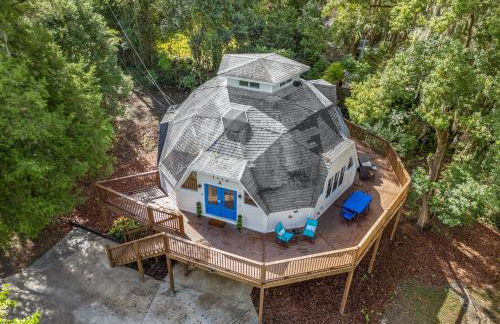 Unique Dome Retreat with Deck 1 mile to UF Stadium - Foto 1