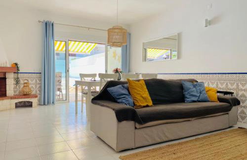 StaySalty - Resort Style Family Beach House with Pool - Photo 15