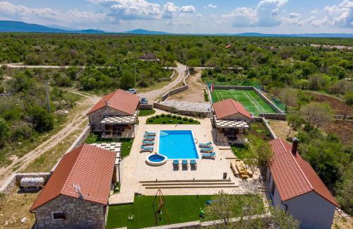 Promina luxury villa with 72sqm Heated Pool, Jacuzzi, Infrared Sauna, Tennis court, Media room - Foto 6