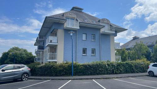 L'air marin Apt avec belle terrasse vue dégagée séjour lumineux 10 mn à pied mer et centre Port en Bessin, tous commerces et restaurants, proche Bayeux et Omaha Beach - Photo 5