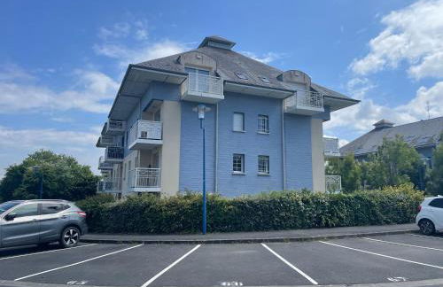 L'air marin Apt avec belle terrasse vue dégagée séjour lumineux 10 mn à pied mer et centre Port en Bessin, tous commerces et restaurants, proche Bayeux et Omaha Beach - Photo 5