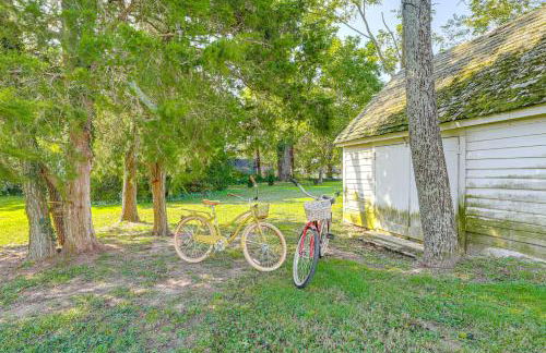 Riverfront Gem with Fire Pit in Eden - Foto 38