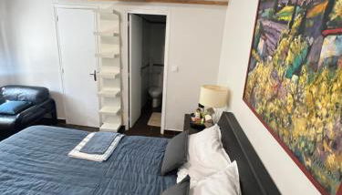 Renovated Gem 15 mins train to Paris - Foto 5