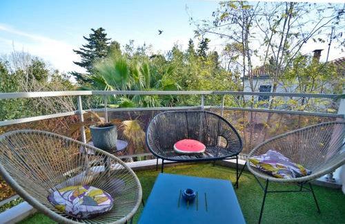 Bruyères with deck and private parking - Photo 5