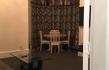 Beautiful 2 double bedrooms, 2 baths apartment - Photo 1