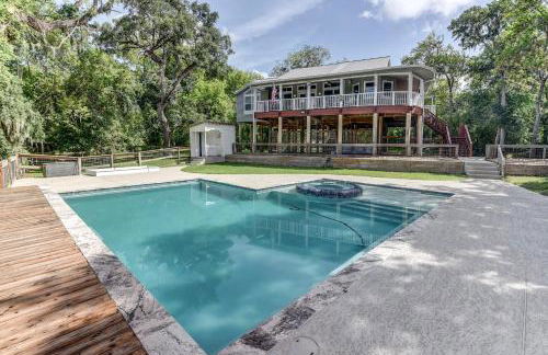 The San Bernard River waterfront provides private access to a spa, boat ramp, and jet skiing - Photo 66