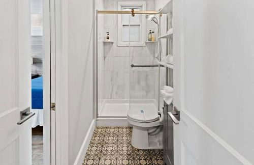 Modern 4BR 2BA Apt Steps to the Beach Open Living - Foto 21