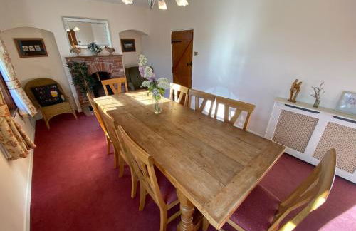 Carlton Cottage Country Retreat - Perfect for Ipswich - Aldeburgh - Southwold - Thorpeness - Sizewell B - Sizewell C - Sleeps 13 - Foto 3