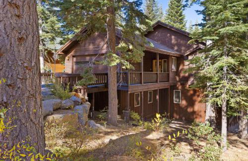 Skislope Manor - Spacious Tahoe Donner 4 BR with Gorgeous Home Theater and Hot Tub - Foto 28