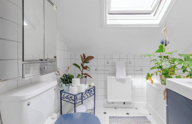 Top Floor 1BD Flat With Balcony - Ladbroke Grove - Foto 15