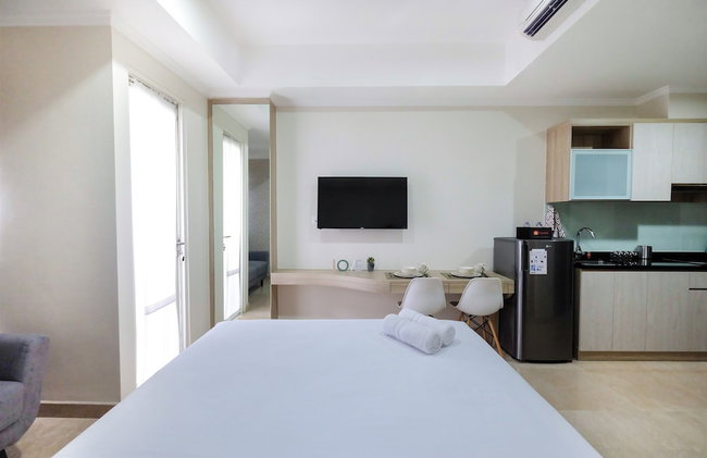 Minimalist Studio Menteng Park Apartment - Photo 3