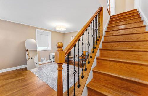 Patio Paradise Stylish 3BR Home with Gaming Room - Photo 34