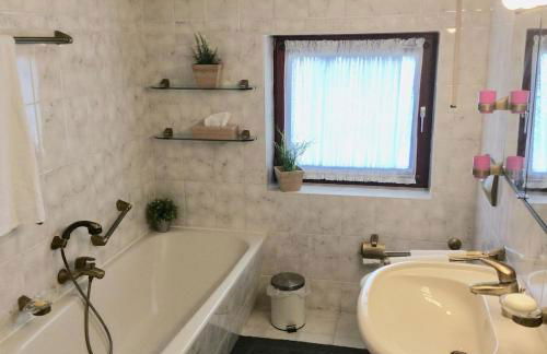 Haus mit Seeblick - Terrassen - großzügig auf 2 Ebenen - freistehend 1.000 qm - Foto 32