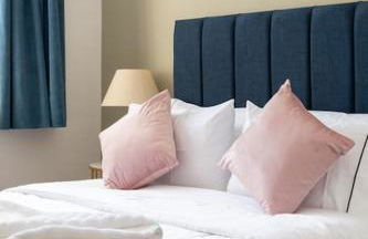 Warm Beachfront Getaway with Winter Ocean Views & Parking - Foto 94