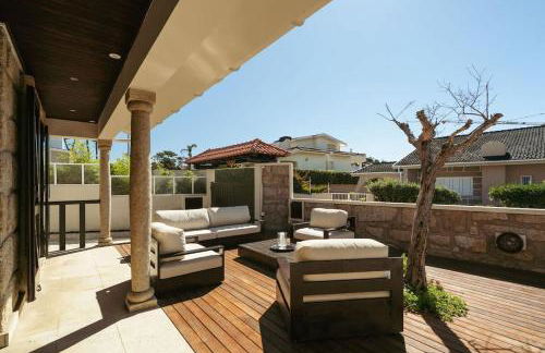 Beach Villa with Jacuzzi & Garage by HostWise - Foto 29