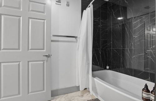 Cozy Urban Getaway - Free Parking, Gym, Stadium - Foto 39