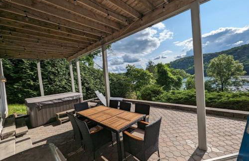 Candlewood Lake -Family Getaway, Lakefront 3775 sqft Home - Foto 5