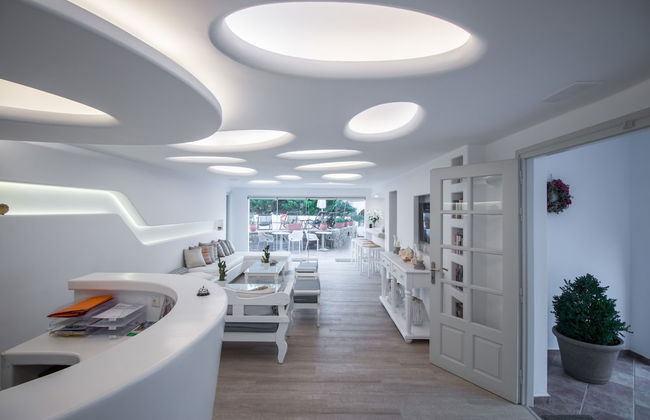 Spiros Hotel - Photo 3