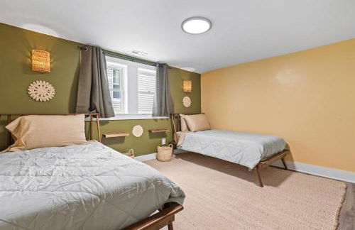 Boho 5BR Modern Villa w Hot Tub, Grill, Patio and Backyard - Foto 20