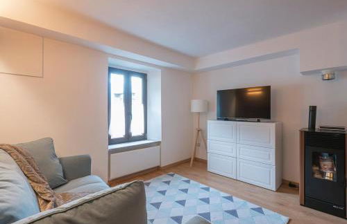 Alpine Retreat Bormio - With WIFI and Smart Tv - Photo 9