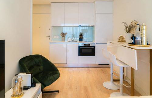 Studio w/ Balcony, Pool & Gym | Antas by Host Wise - Foto 7