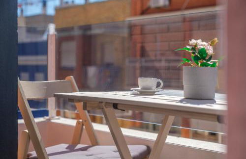 Modern, Stylish Apartment - Photo 7