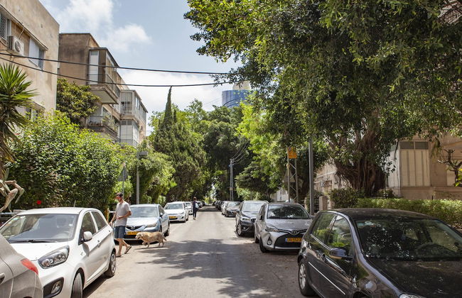 Pastoral at the heart of Rothchild Blv. - Foto 19