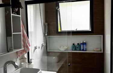 Apt perto da praia c vaga e arrumadeira e janelas anti ruídos - Foto 19