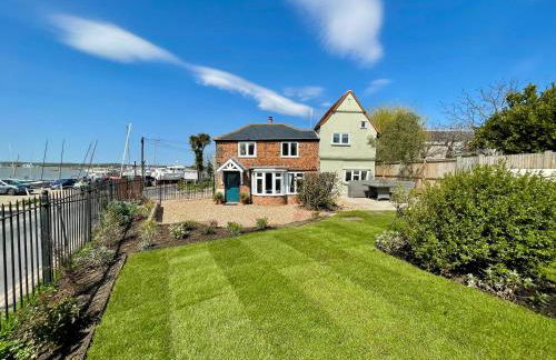 Cosy Coastal 2-Bedroom Cottage with Hot Tub and Log Burner - Foto 18