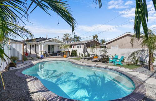 Renovated 3BR House with Heated Pool and Backyard Oasis - Photo 1