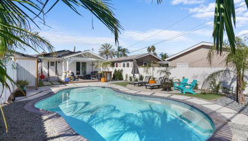 Renovated 3BR House with Heated Pool and Backyard Oasis - Photo 1