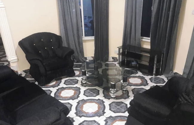 4 Bed House Sleeps 8 - Garden and Pets Welcome - Photo 15