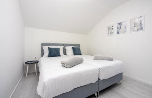 Villa Antani with heated pool, sauna & jacuzzi - Foto 24