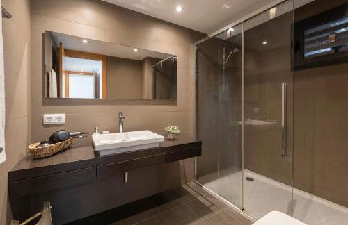 Apartamento con gran terraza delante del mar - Photo 17