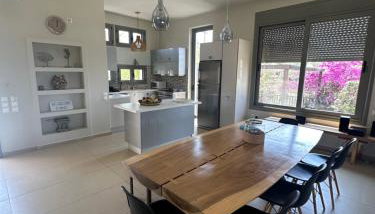 Seaside Villa with Private Football Pitch - Foto 4