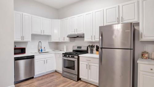 Stars on State in the Heart of Downtown Historic District - Foto 3