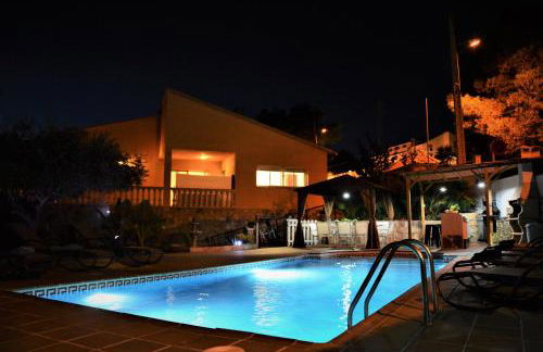 Villa Lluna Sitges 15 minutes drive from Sitges Swimming pool XXL 16 people - Foto 48