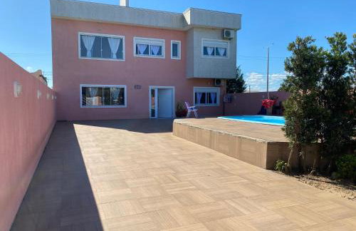 Belíssimo sobrado com piscina - Foto 14