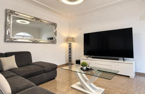 Large Villa in Maspalomas with Huge Private Pool, Jacuzzi & Gym - Foto 13
