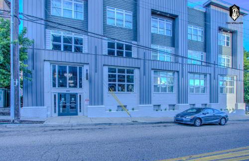 The Stallion #103 - Walk to Attractions - Modern 2BD Loft in Downtown with Patio - Foto 24